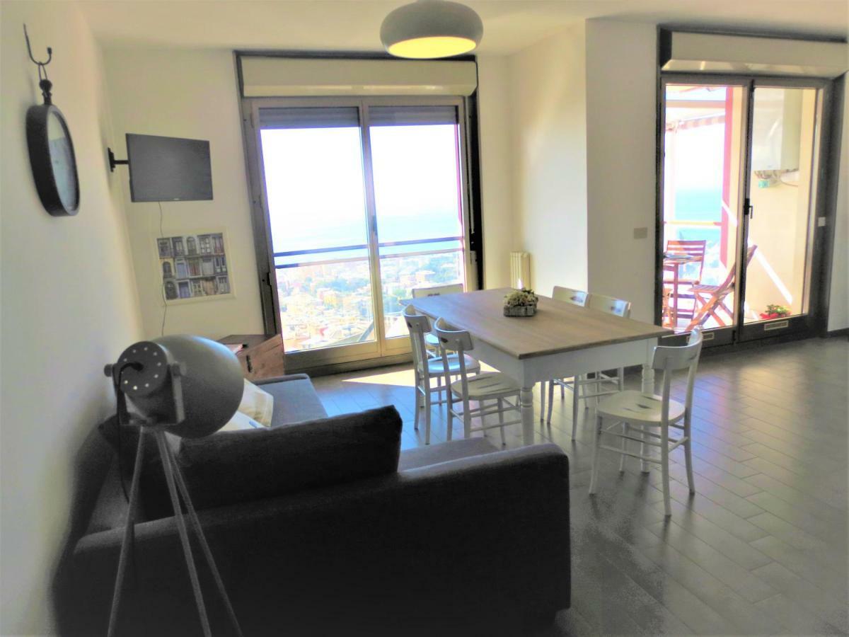 Quarto Di Luna Apartment Genoa Bagian luar foto